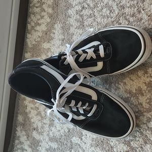 Black Van's shoes women's size 9